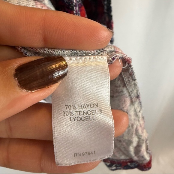 J.Jill Gorgeous V-Neck Knit Tunic ~ True Red Sparkling Paisley Size: M - Picture 9 of 13